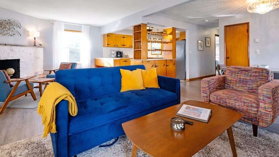 #StayInMyDistrict #EntireHome #BookDirect