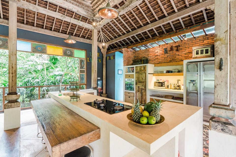 Luxury Villa | Private kitchen | Coffee/tea maker, electric kettle