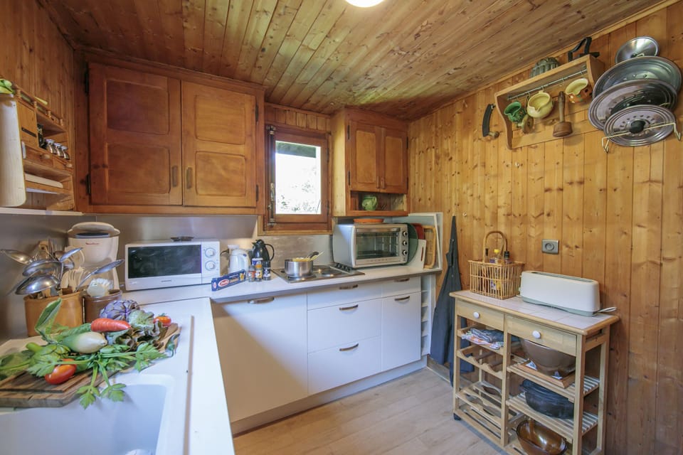 Kitchen well equipped - with dishwasher