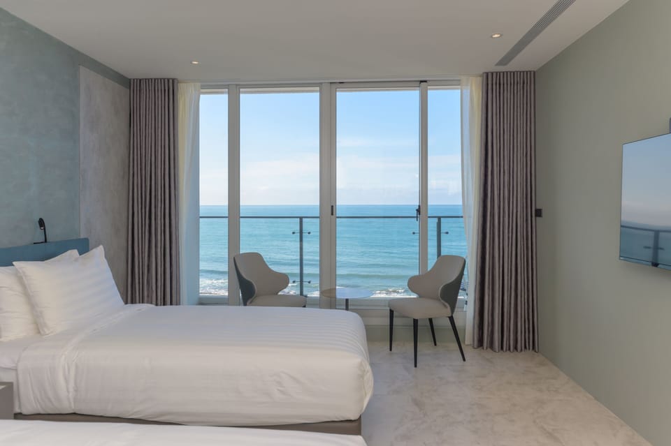 Standard Double or Twin Room | In-room safe, blackout drapes, free WiFi, bed sheets