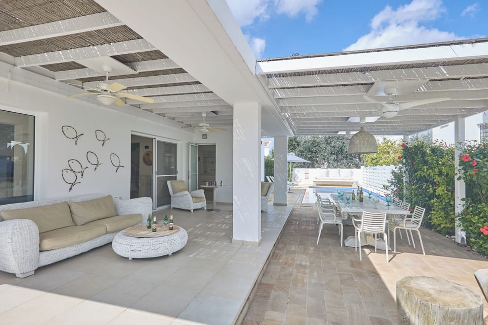 Villa, 5 Bedrooms, Private Pool, Garden View | Outdoor dining