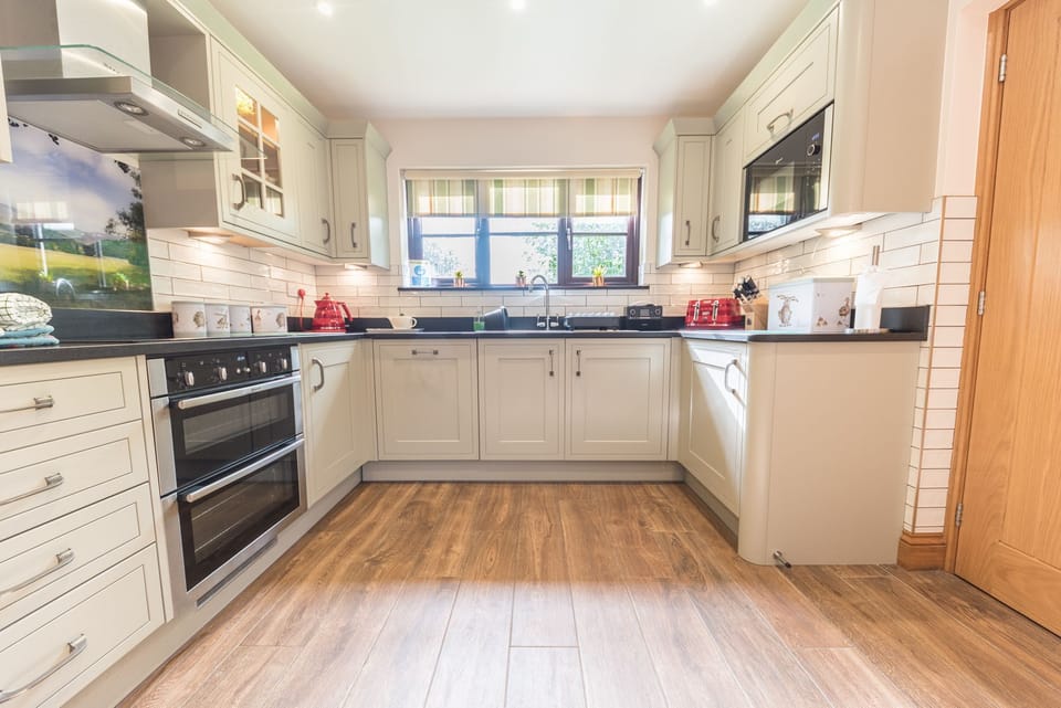 Roseberry Cottage in Coniston kitchen