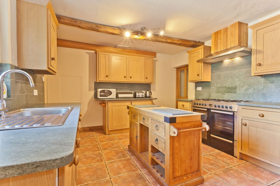 Bridge House coniston kitchen