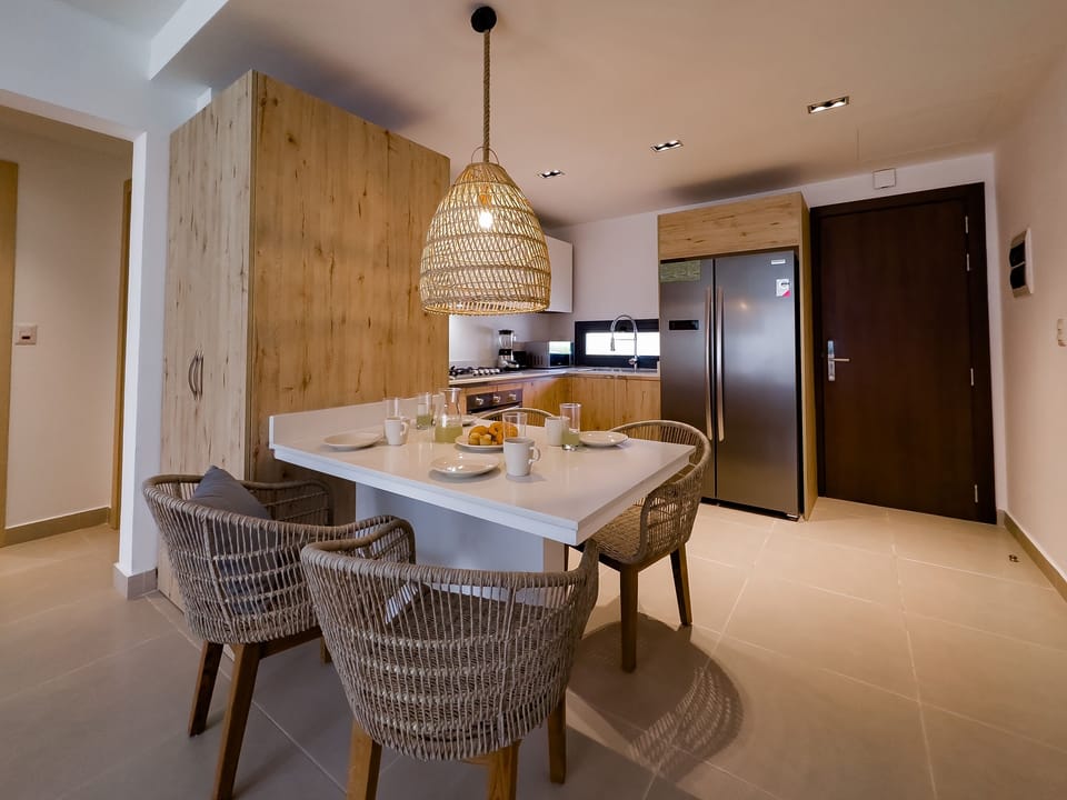 Kitchen / Dining