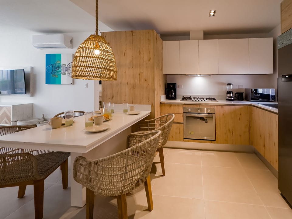 Kitchen / Dining