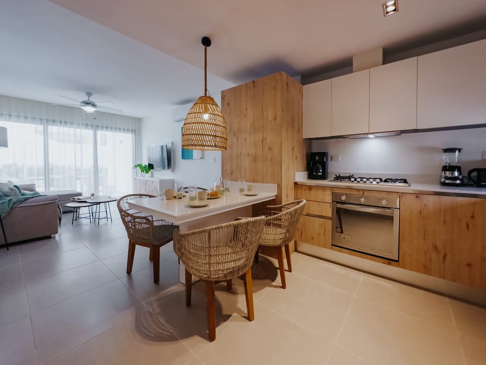 Kitchen / Dining
