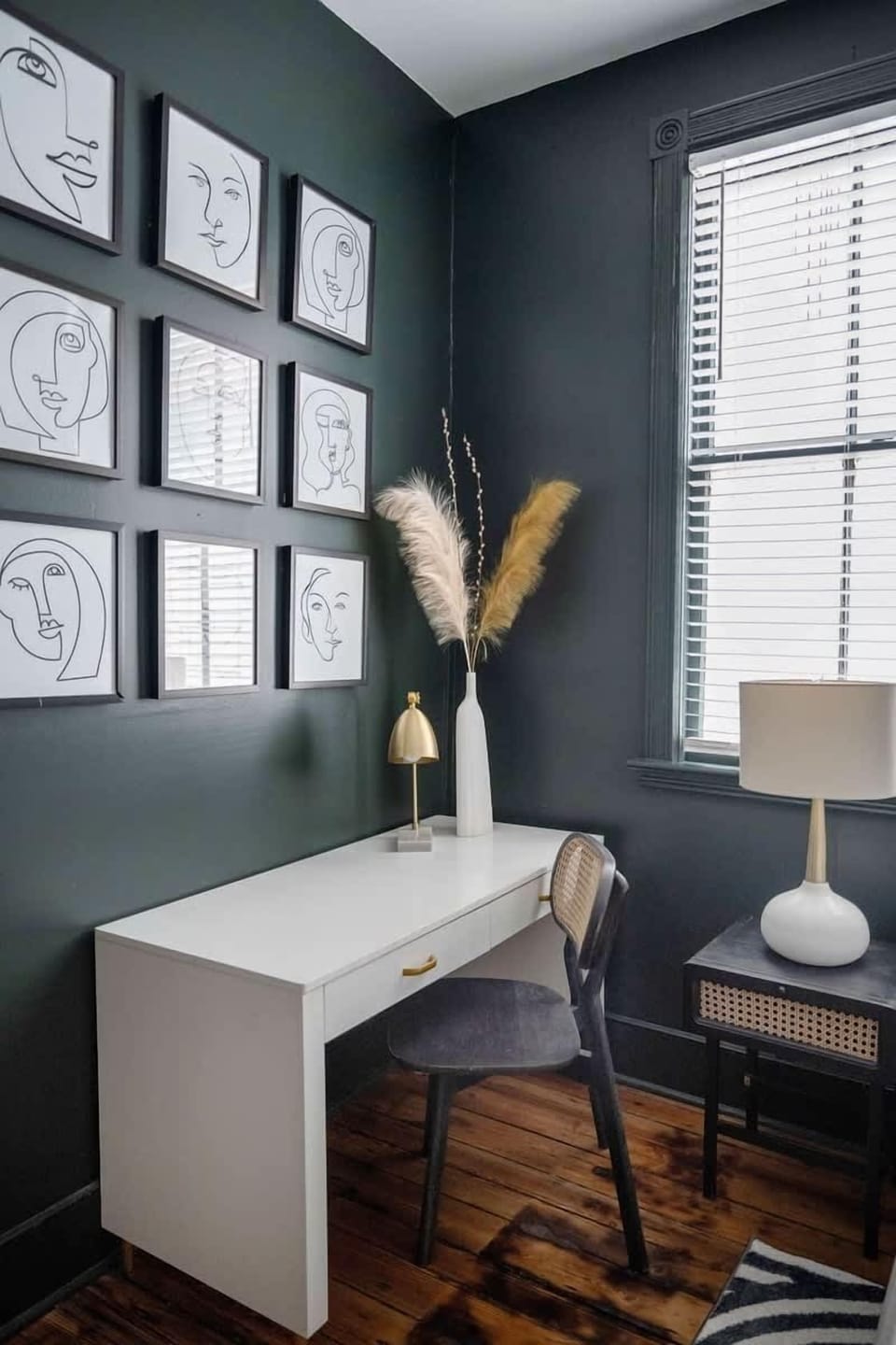Work desk area