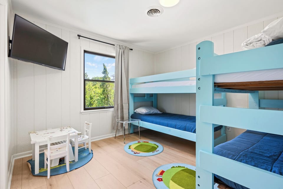 2 Twin Bunk Bedroom on Second Level