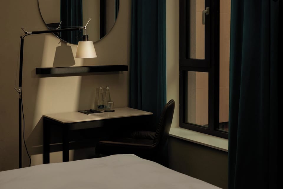 Hypo-allergenic bedding available, WiFi (free), bed sheets