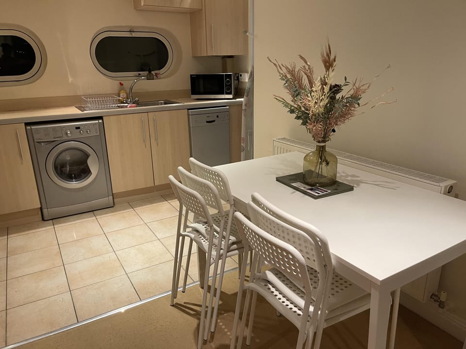 Apartment | Dining