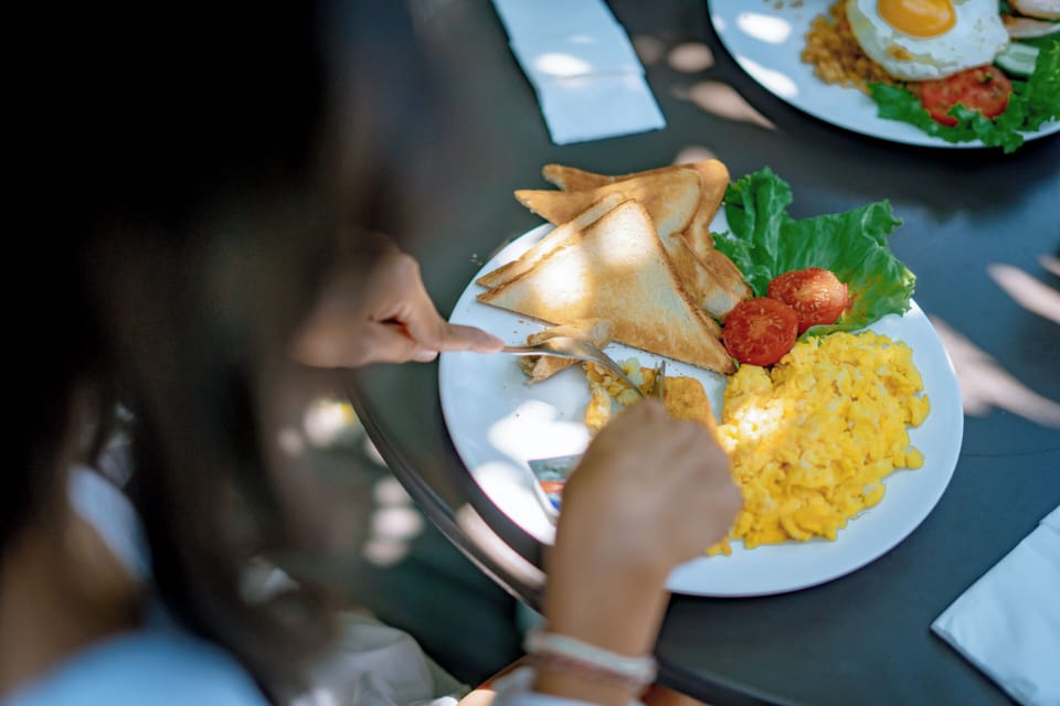 Daily local cuisine breakfast for a fee