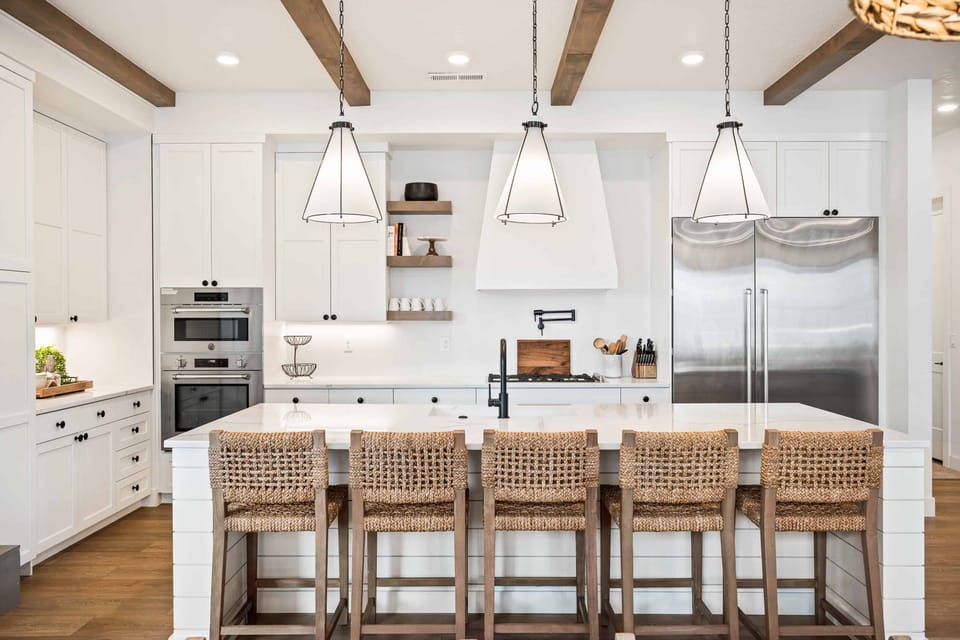 House, 6 Bedrooms | Private kitchen | Fridge, oven, coffee/tea maker, toaster