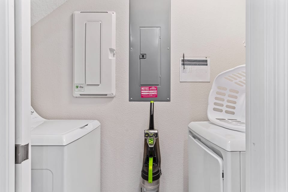 Laundry Area of the Townhouse in Davenport Florida - Experience the convenience of equipped laundry area - Refresh your clothes at your own pace during your stay