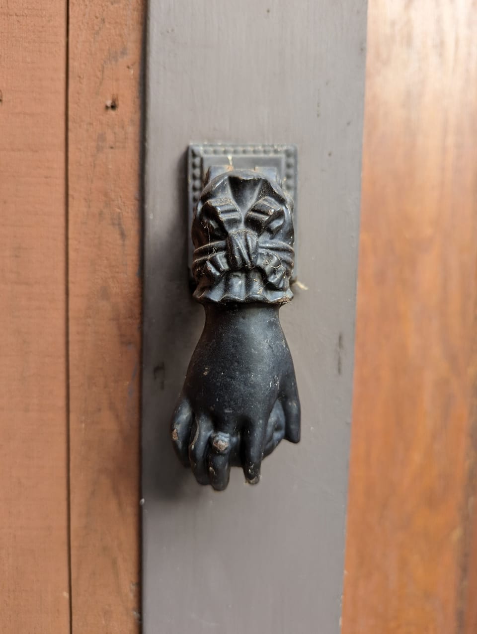 Knocker