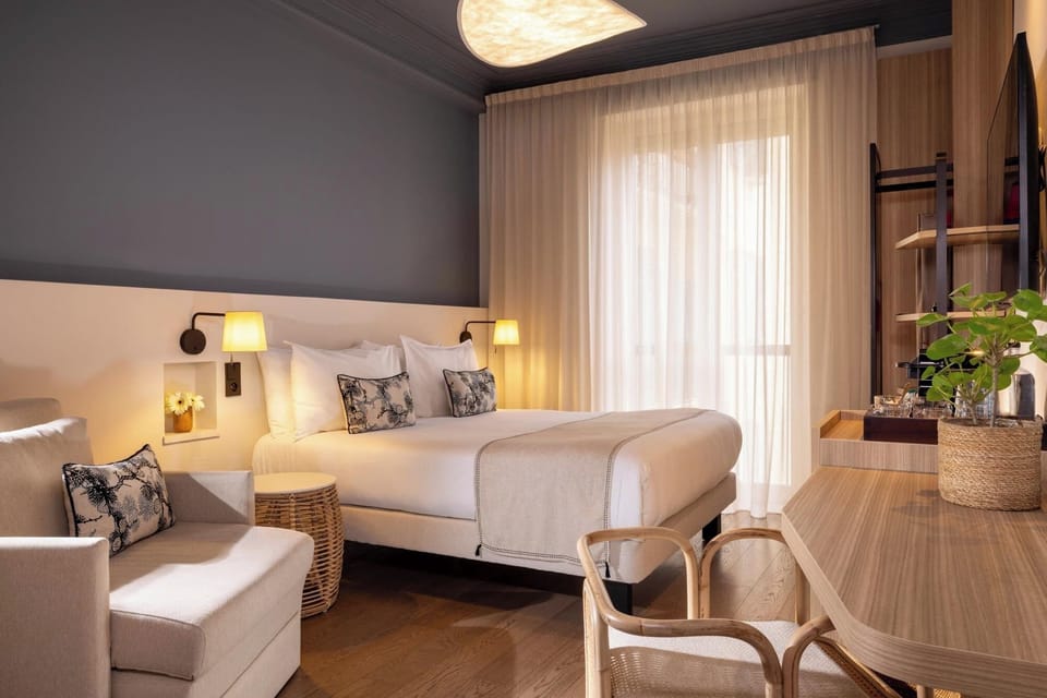 Triple Room | In-room safe, desk, blackout drapes, free WiFi