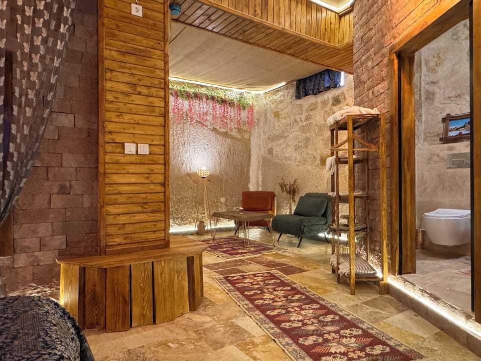 Luxury Suite | Living area | Offices