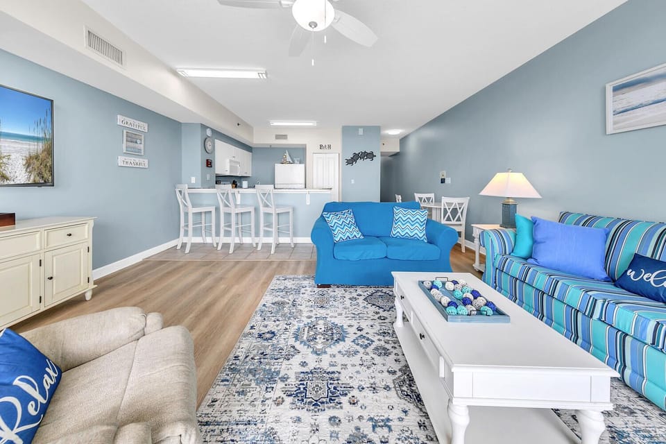 Living room to kitchen view