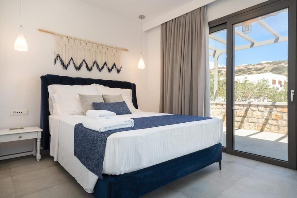 Exclusive Villa | 2 bedrooms, in-room safe, blackout drapes, iron/ironing board