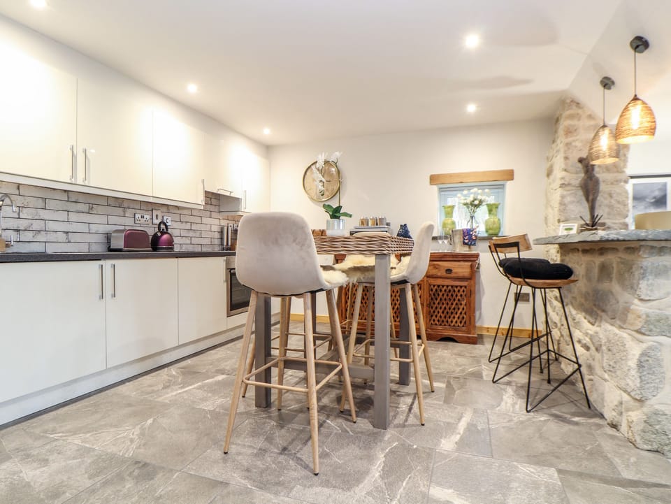 Fridge, dishwasher, electric kettle, toaster