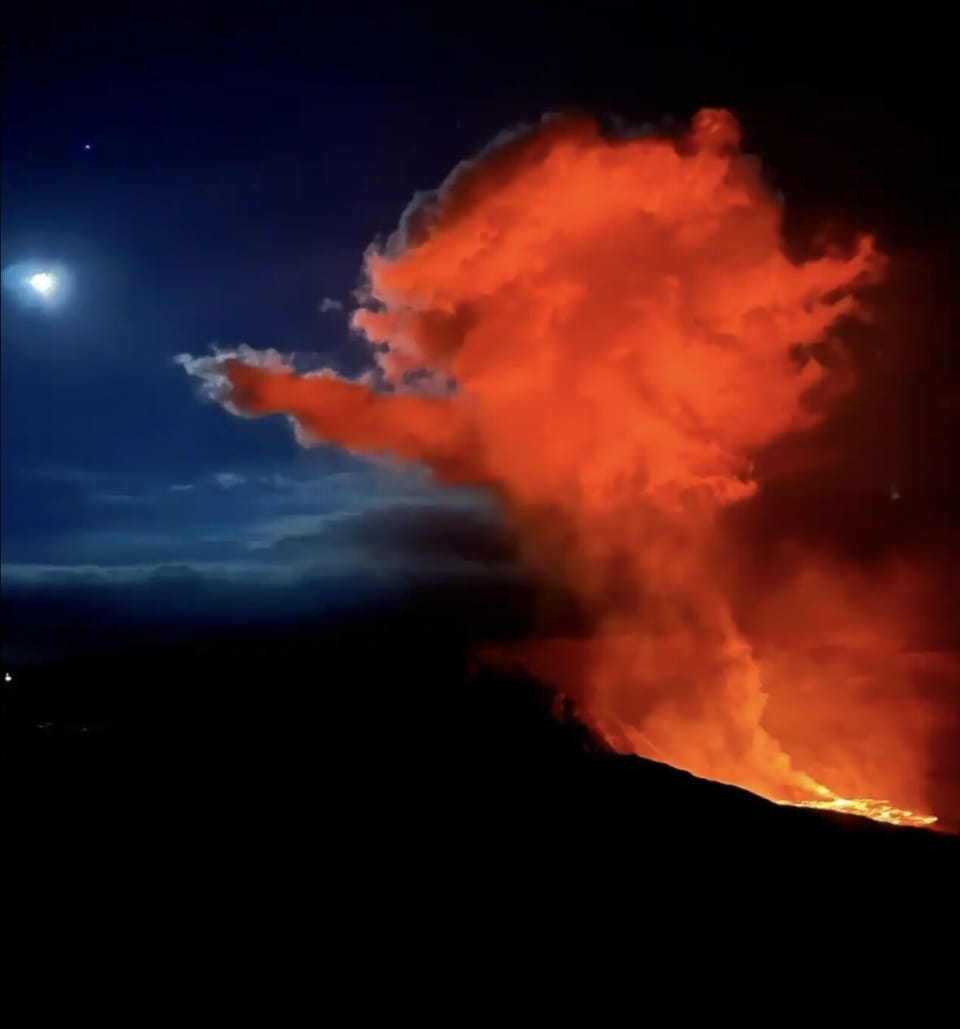 Hawai’i National Park 5 minutes away

Picture of the 2022 eruption by Kilauea 