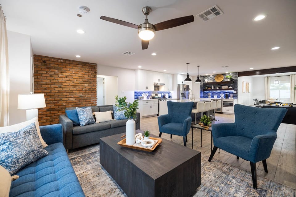 Living room 4