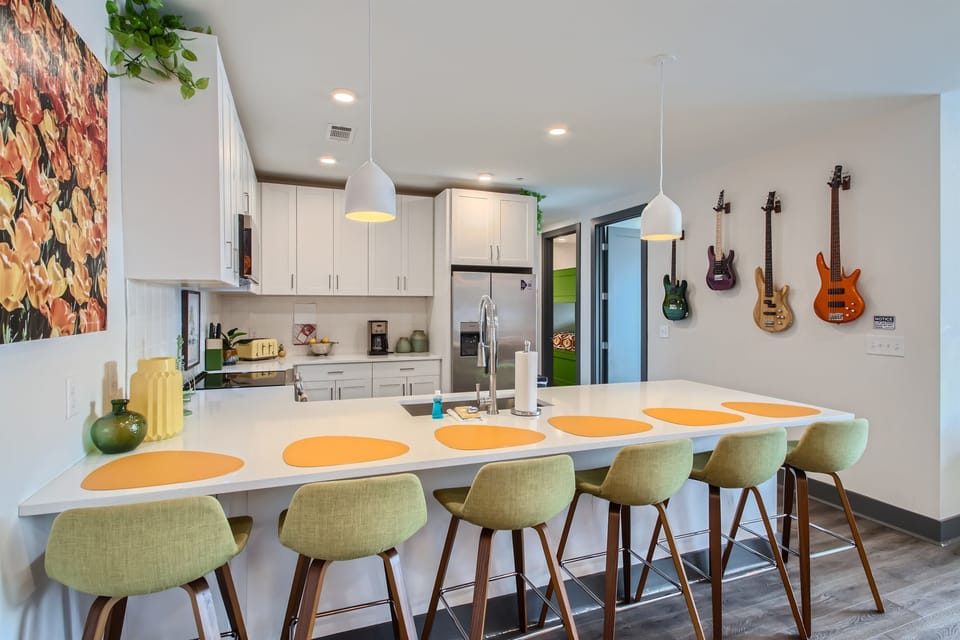 Serve your delicious meals easily at the lovely kitchen island.
