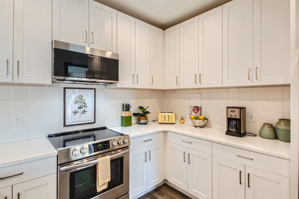 Prepare your favorite meals in the spacious, fully equipped kitchen.