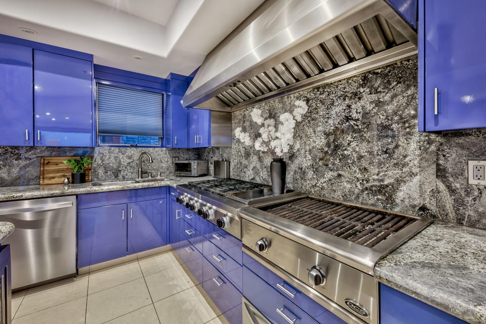 Bring over the chef and have a gourmet meal in your own personal resort. Kitchen has it all.