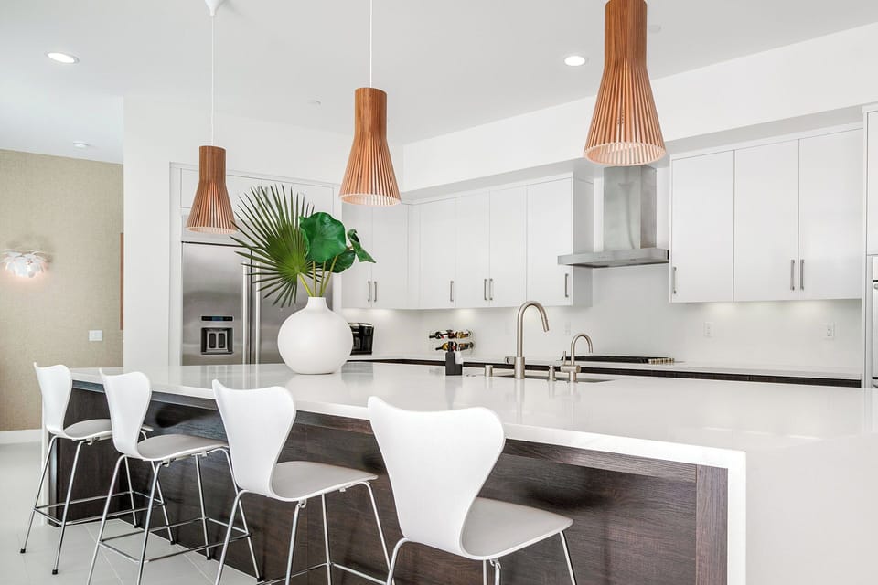 Fully equipped gourmet kitchen