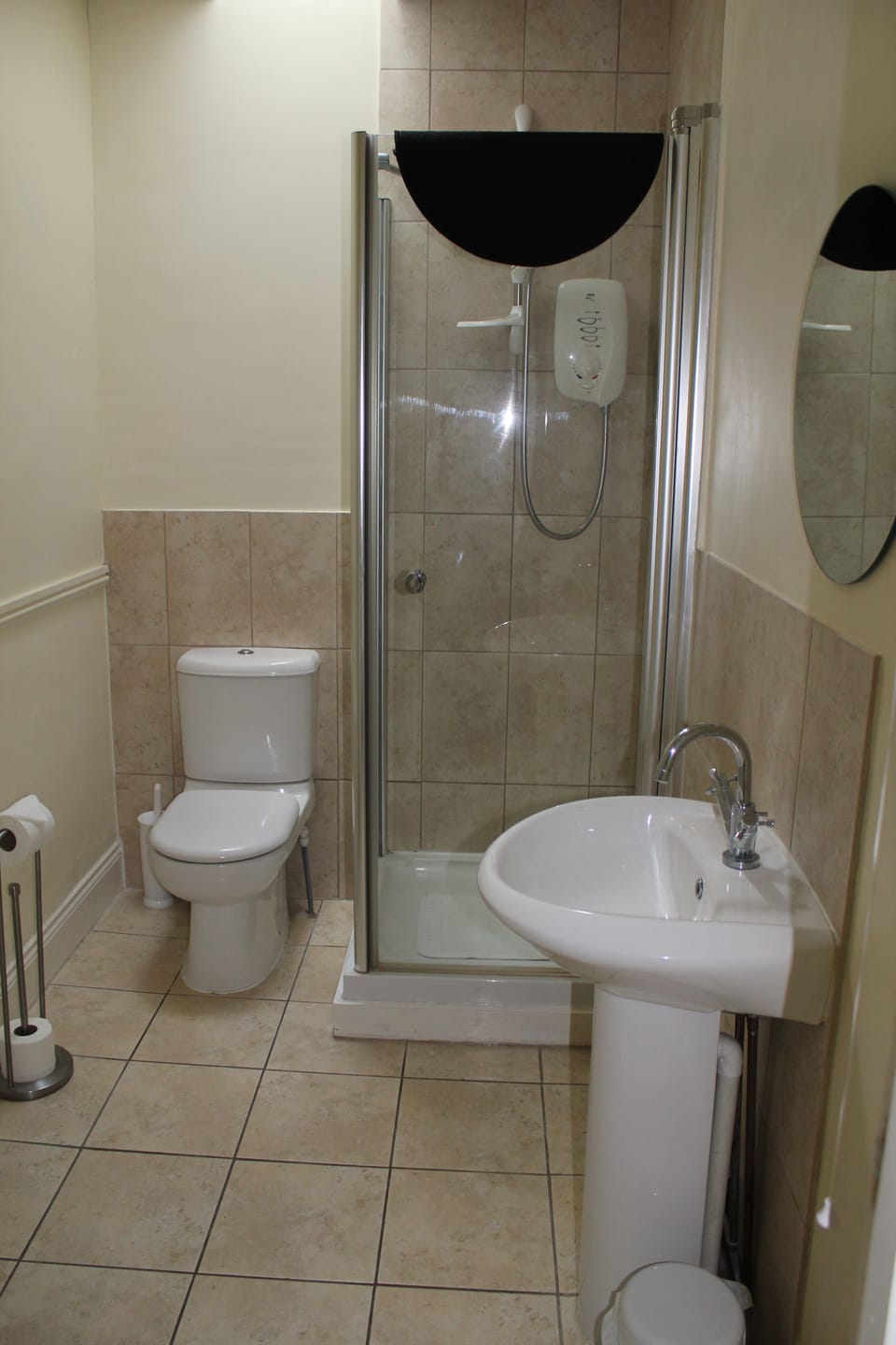 Executive Double Room | Bathroom | Hair dryer, towels, shampoo, toilet paper