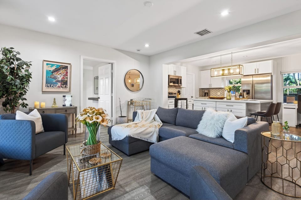 Open layout makes it easy for your group to connect.