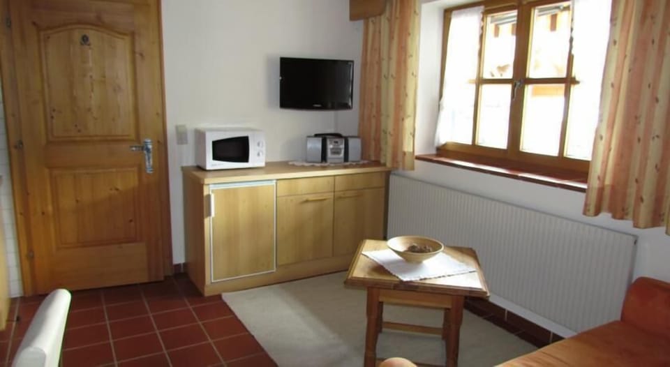 In-room safe, free cribs/infant beds, rollaway beds, free WiFi