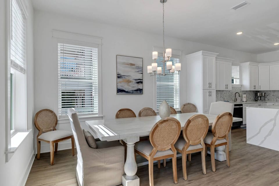 Dining room table sits 8