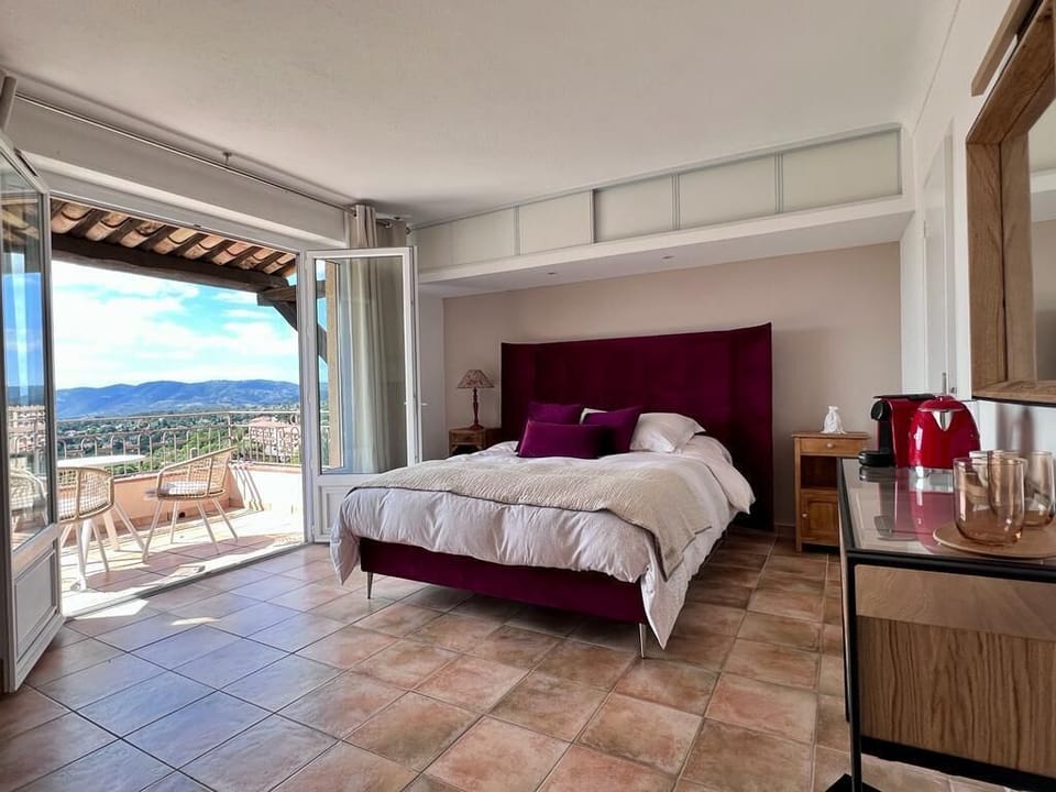 Panoramic Double Room, Ensuite, Sea View (Rouge) | Premium bedding, individually decorated, individually furnished