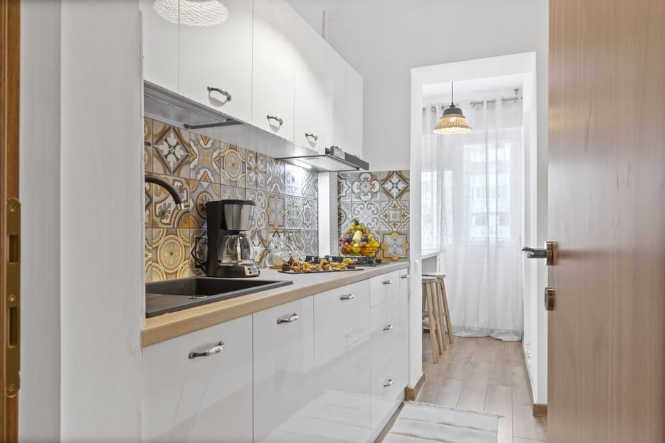 Premium Apartment | Private kitchen | Full-size fridge, microwave, stovetop, electric kettle
