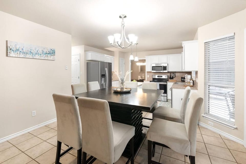 Host dinner parties in this beautifully designed dining area.