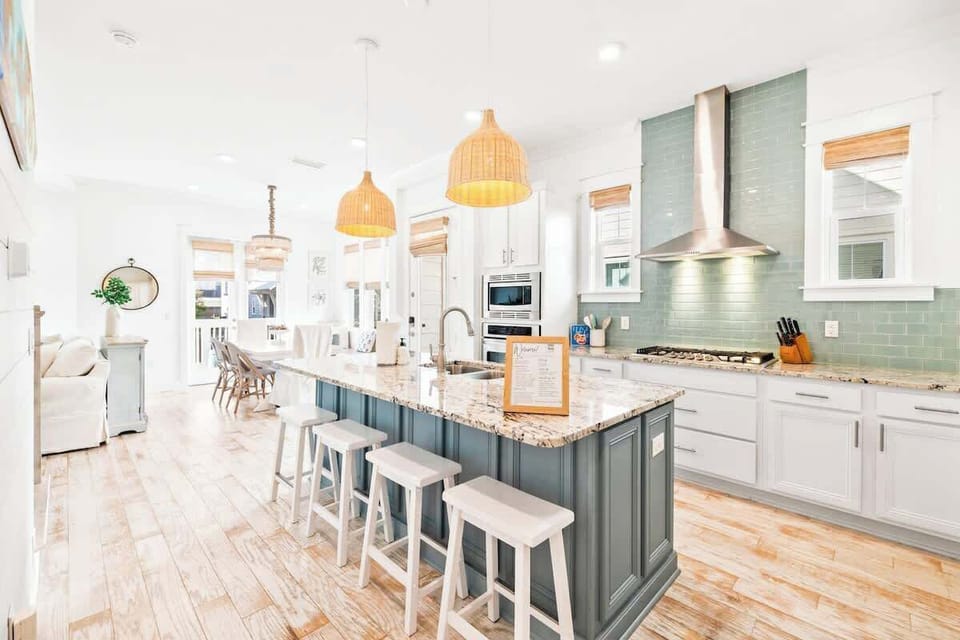 Enjoy the gourmet kitchen!