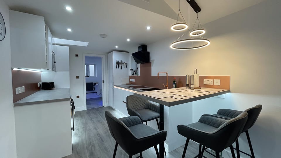 Dining Area (1)
