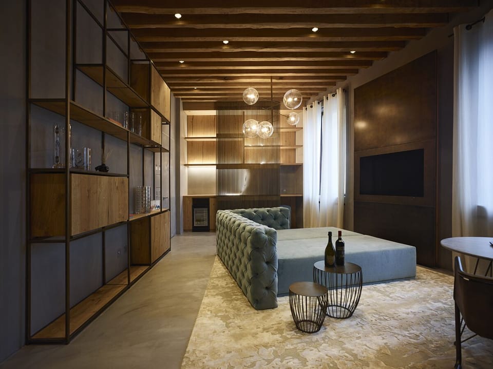 Superior Suite | Living area | 45-inch plasma TV with satellite channels