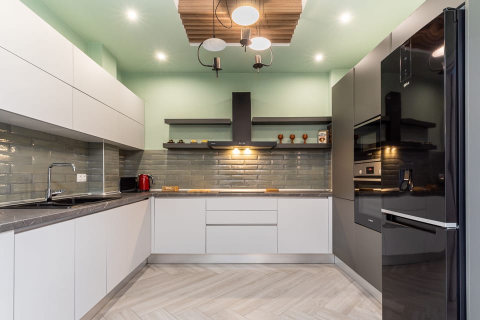 City Apartment | Private kitchen | Full-size fridge, microwave, espresso maker, coffee/tea maker
