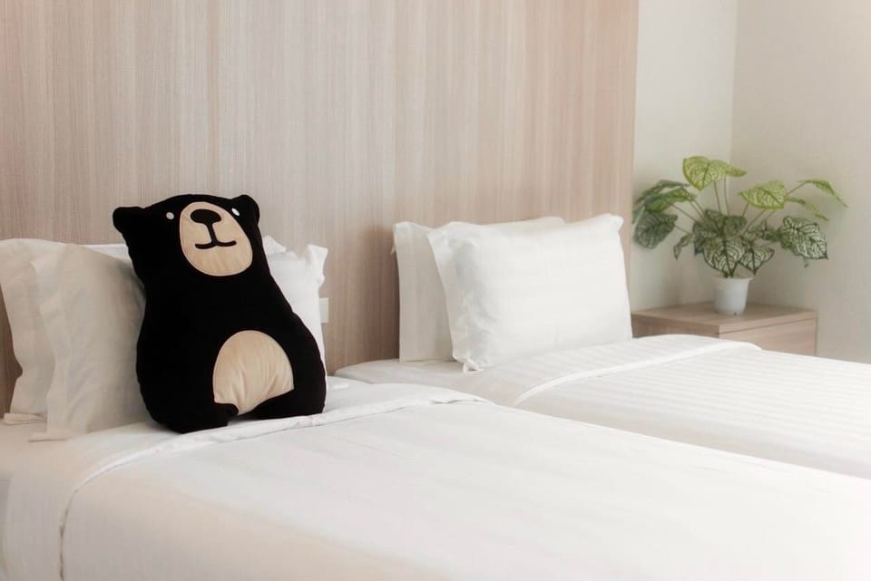 Standard Room, Multiple Beds, Non Smoking | Desk, laptop workspace, free WiFi, bed sheets