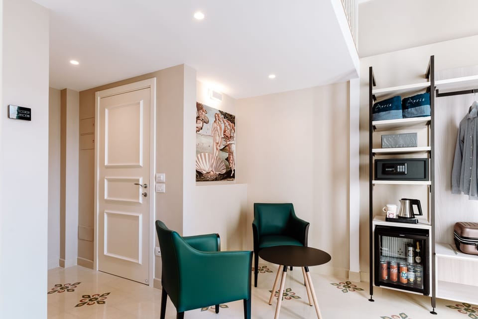 Suite | Living area | 43-inch Smart TV with digital channels