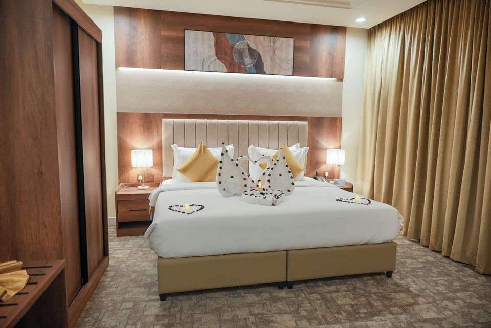 Egyptian cotton sheets, premium bedding, pillowtop beds, in-room safe