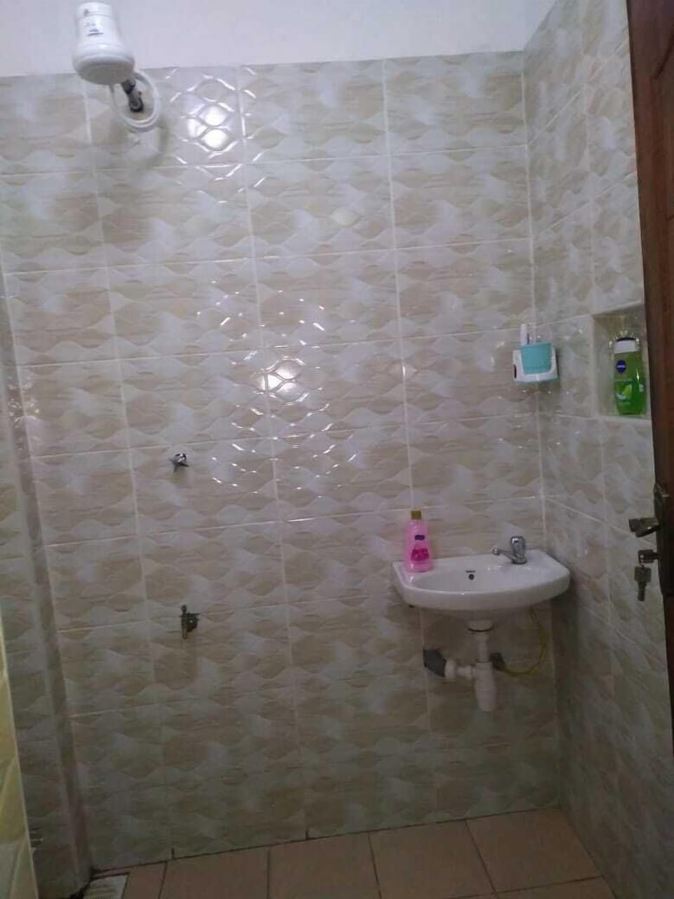 Comfort Studio | Bathroom | Shower, rainfall showerhead, free toiletries, bidet