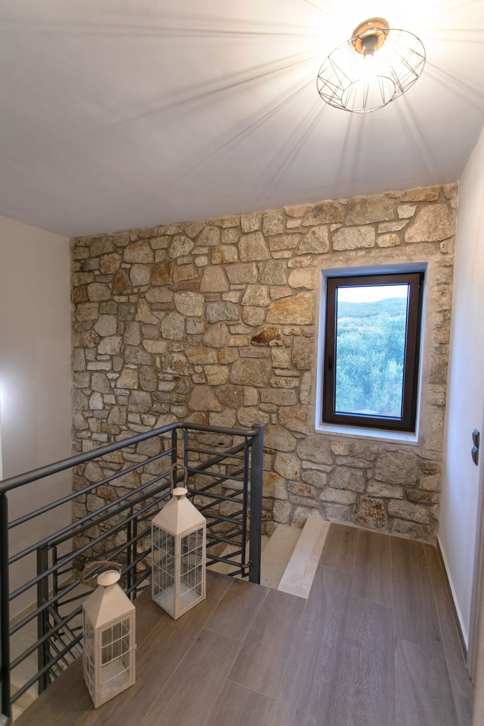 Duplex | In-room safe, soundproofing, iron/ironing board, free WiFi