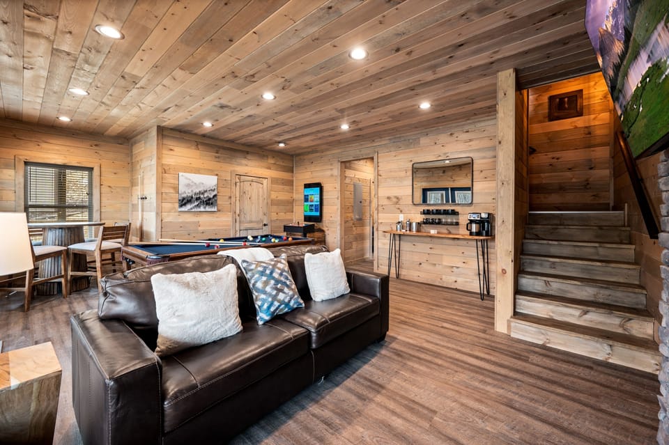 Cabin, 3 Bedrooms | Living area | Smart TV