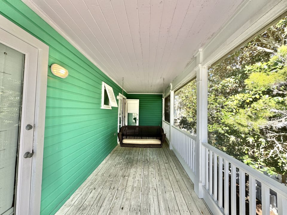 LARGE BALCONY WITH SWING OFF SECOND LEVEL BEDROOMS