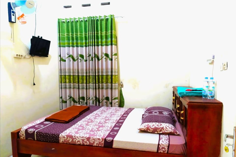 Standard Double Room | Desk, free WiFi, bed sheets