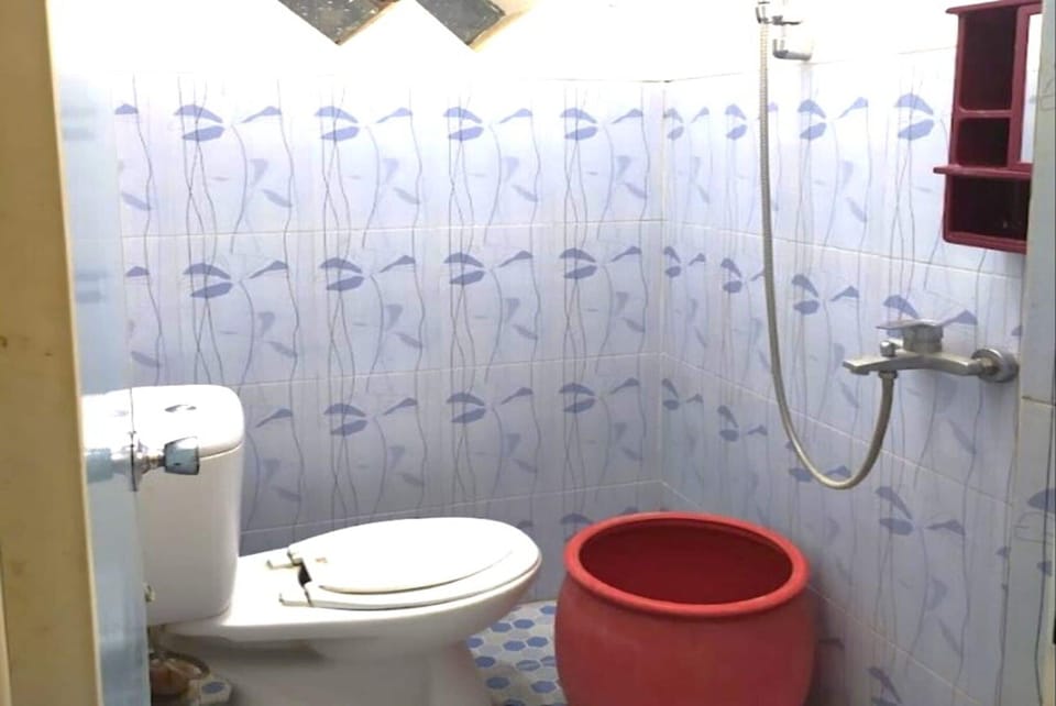 Standard Double Room | Bathroom | Shower, soap