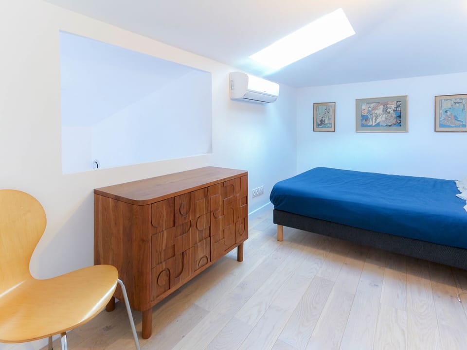 Room 2